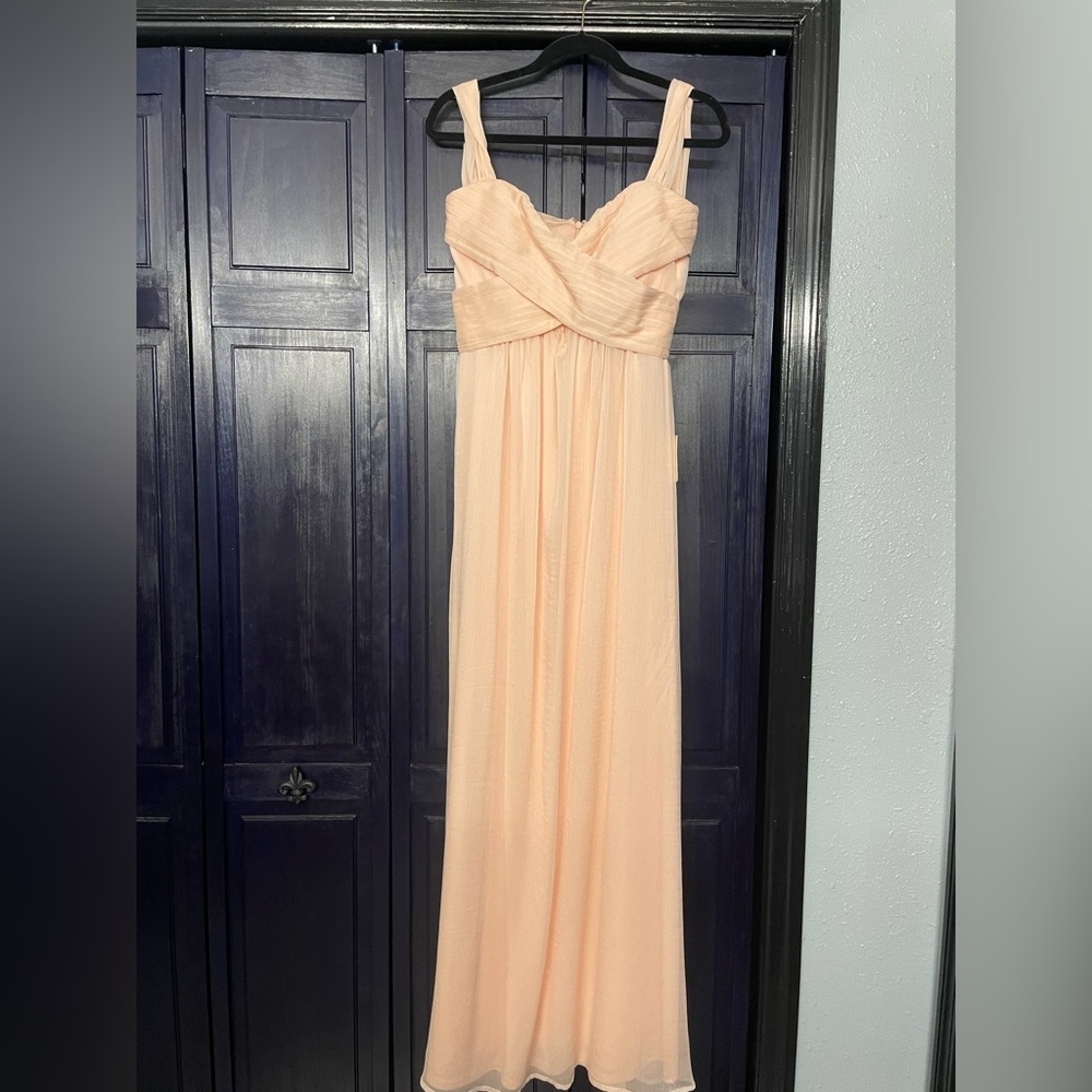NWT Lulus bridesmaid dress in cream/pale pink